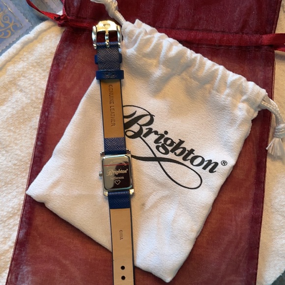 Watch - Picture 2 of 4